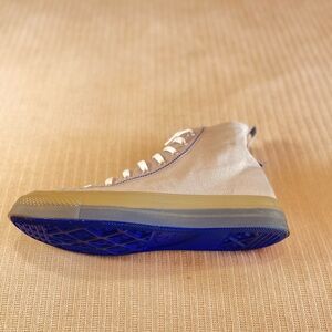 Men’s  chuck Taylor light gray and blue size 10 NWOT